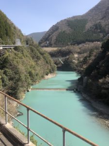 長島ダム遠景