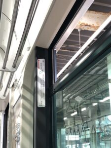 E129系の窓