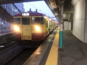 吉田115系懐かしの新潟色