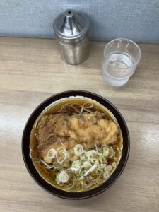 勝田駅鳥唐揚げそば